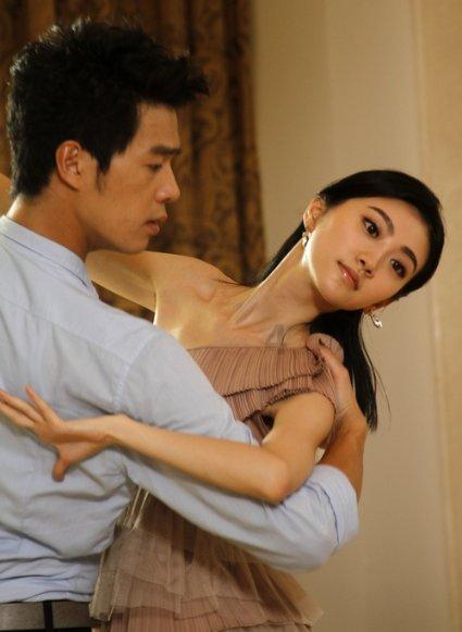 《我的前半生》唐晶丈夫面临考验:保唐晶,还是保双胞胎?