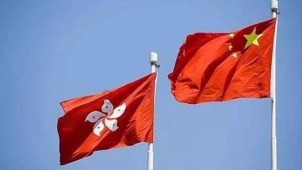 看图写画。放风筝的小男孩游戏画面