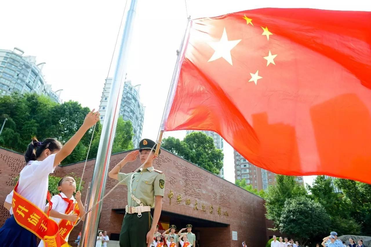 家里准备装修厨房，厨房台面什么材质好一些？游戏画面