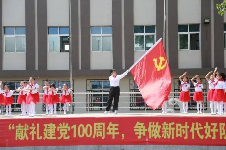 小猫钓鱼游戏龙王版有船