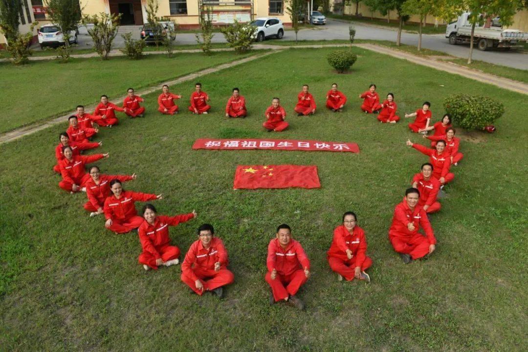 我妈妈接回家照顾我的爷爷和奶奶英文？游戏画面