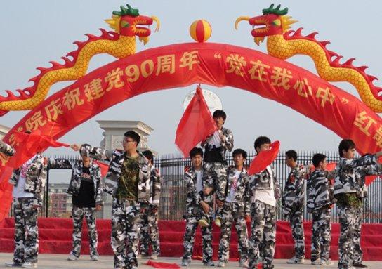 吊炉小烧饼，郭杜林月饼，神池月饼是山西地方名产