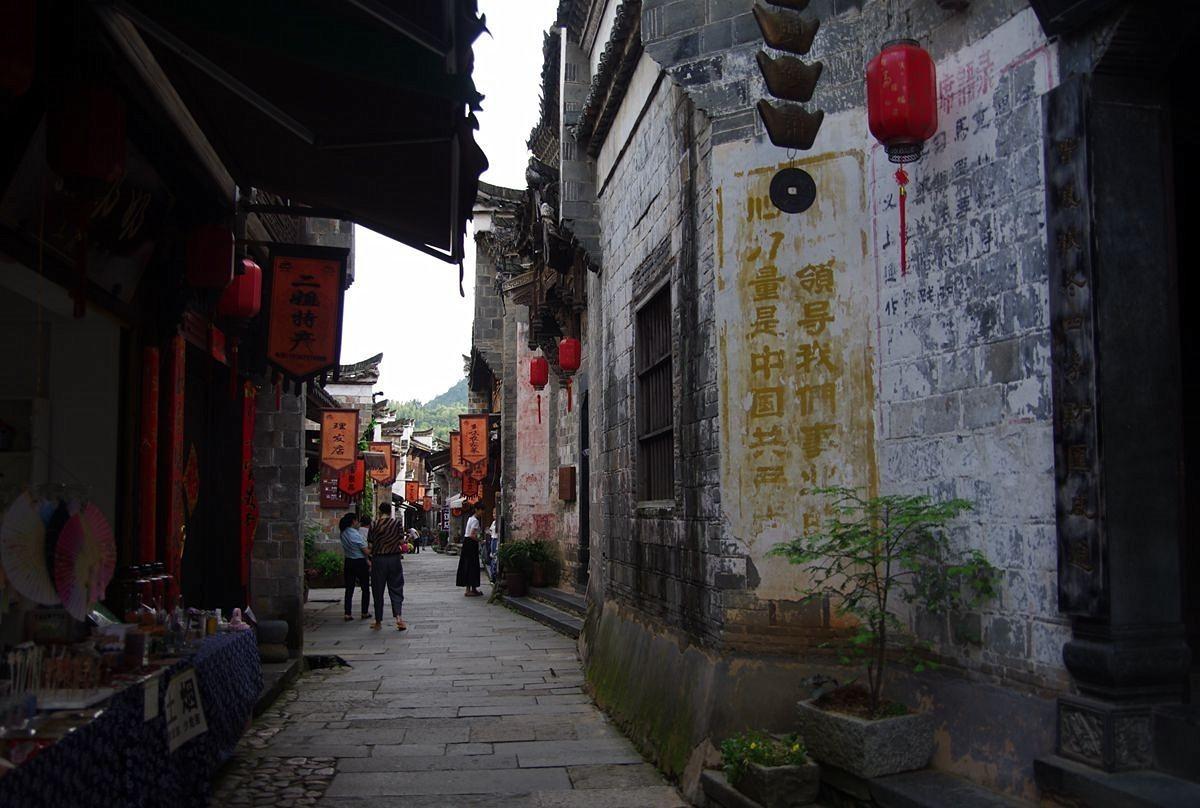 现代化“家电组合” 哪吒L实车内饰图来了！