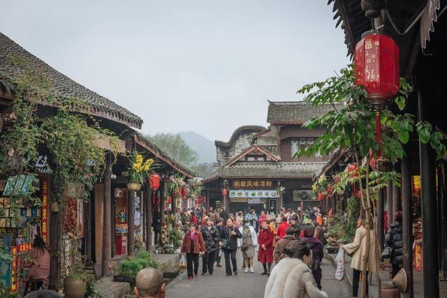 发现古老遗迹